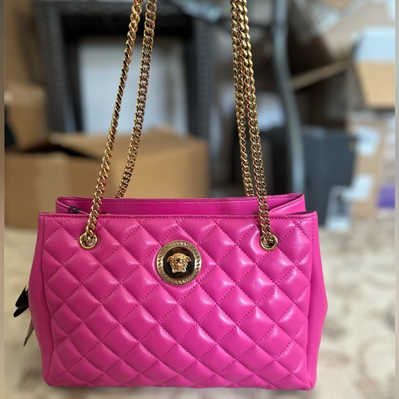 BNWT Versace Nappa Quilted Crossbody Shoulder Bag! - Picture 3 of 3